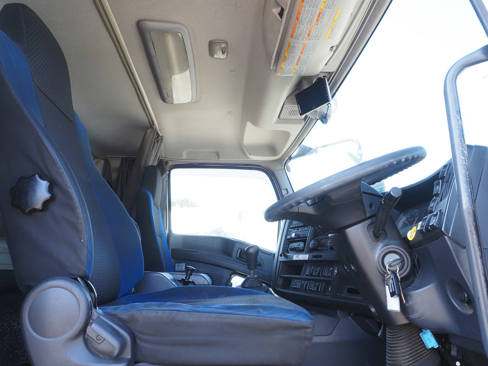 いすゞ ギガ ウイング車 大型 QKG-CYJ77B 年式 H29[写真25]