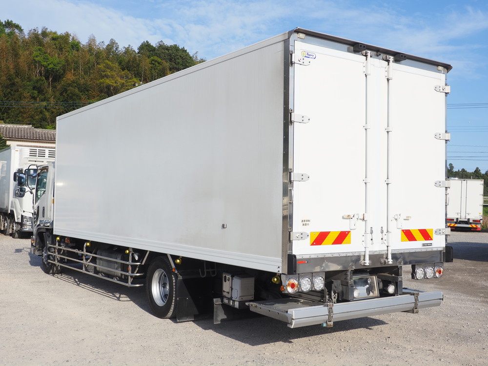 いすゞ フォワード 冷凍バン 中増t LKG-FTR90T2 年式 H28[写真06]