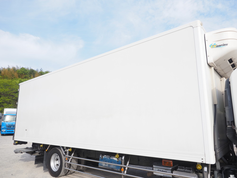 いすゞ フォワード 冷凍バン 中増t LKG-FTR90T2 年式 H28[写真10]