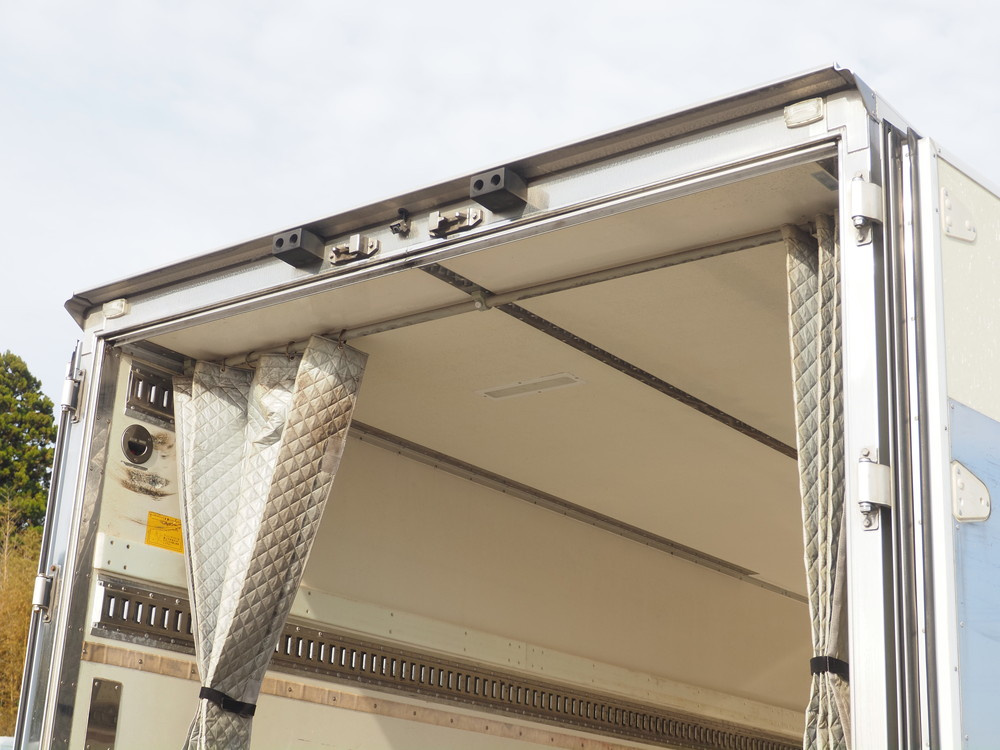 いすゞ フォワード 冷凍バン 中増t LKG-FTR90T2 年式 H28[写真16]