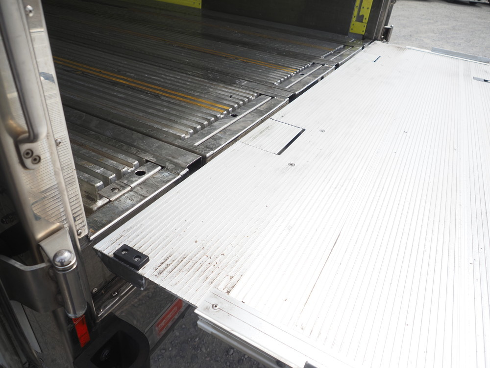 日野 プロフィア 冷凍バン 大型 2DG-FW1AHG 年式 R3[写真28]