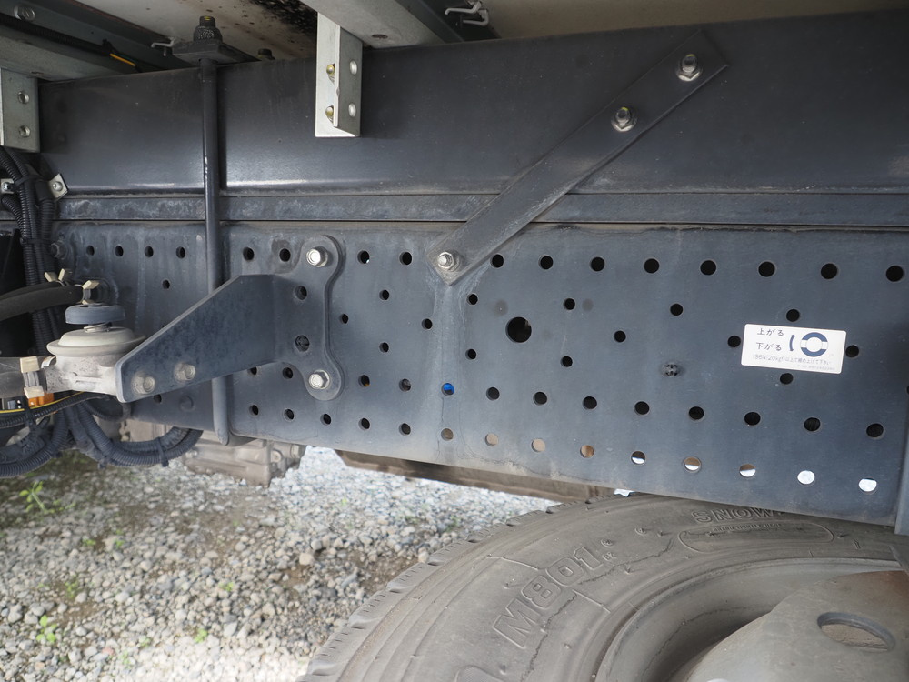 いすゞ エルフ バン車 小型 2RG-NPR88YN 年式 R2[写真28]