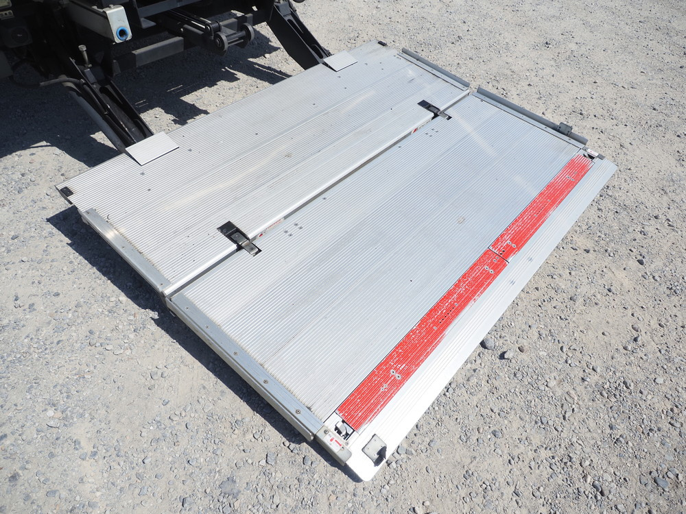 いすゞ エルフ バン車 小型 2RG-NPR88YN 年式 R2[写真14]