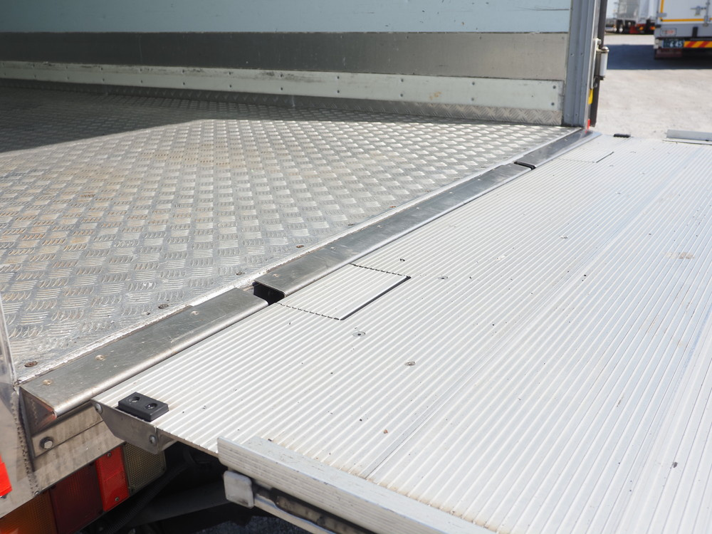 いすゞ エルフ バン車 小型 2RG-NPR88YN 年式 R2[写真15]