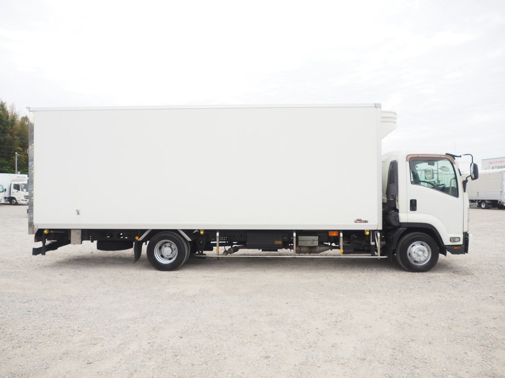 いすゞ フォワード 冷凍バン 中型 TKG-FRR90T2 年式 H26[写真05]