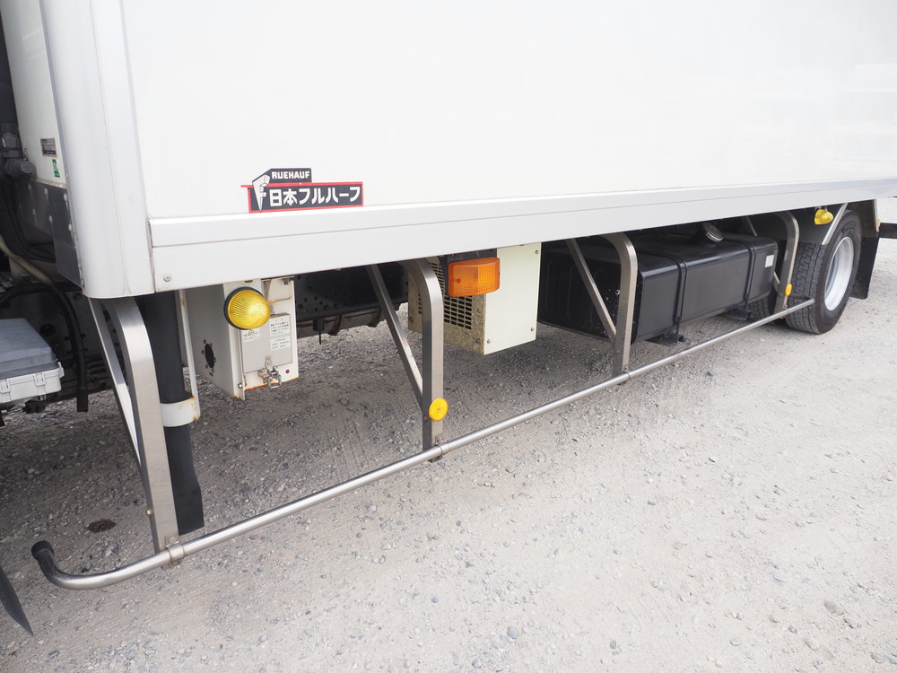 いすゞ フォワード 冷凍バン 中型 TKG-FRR90T2 年式 H26[写真10]