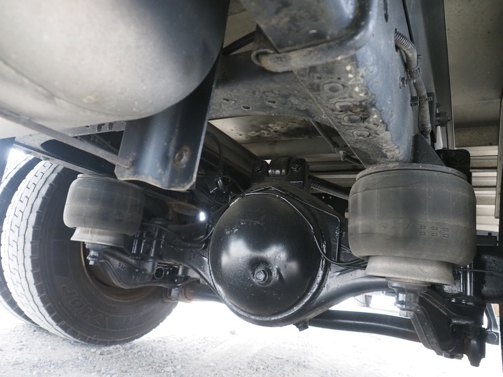 いすゞ フォワード 冷凍バン 中型 TKG-FRR90T2 年式 H26[写真29]