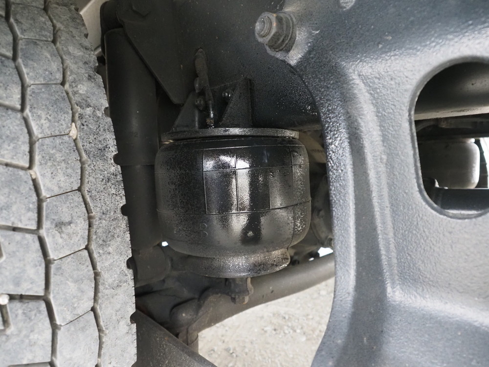 いすゞ フォワード 冷凍バン 中型 TKG-FRR90T2 年式 H26[写真27]