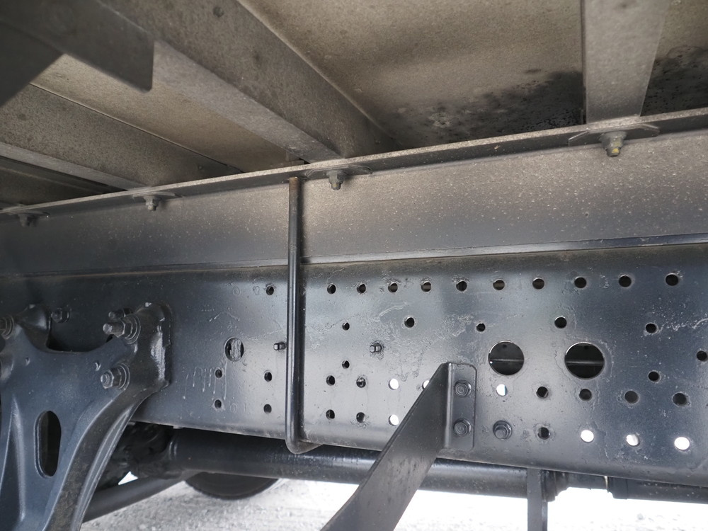 いすゞ フォワード 冷凍バン 中型 TKG-FRR90T2 年式 H26[写真32]