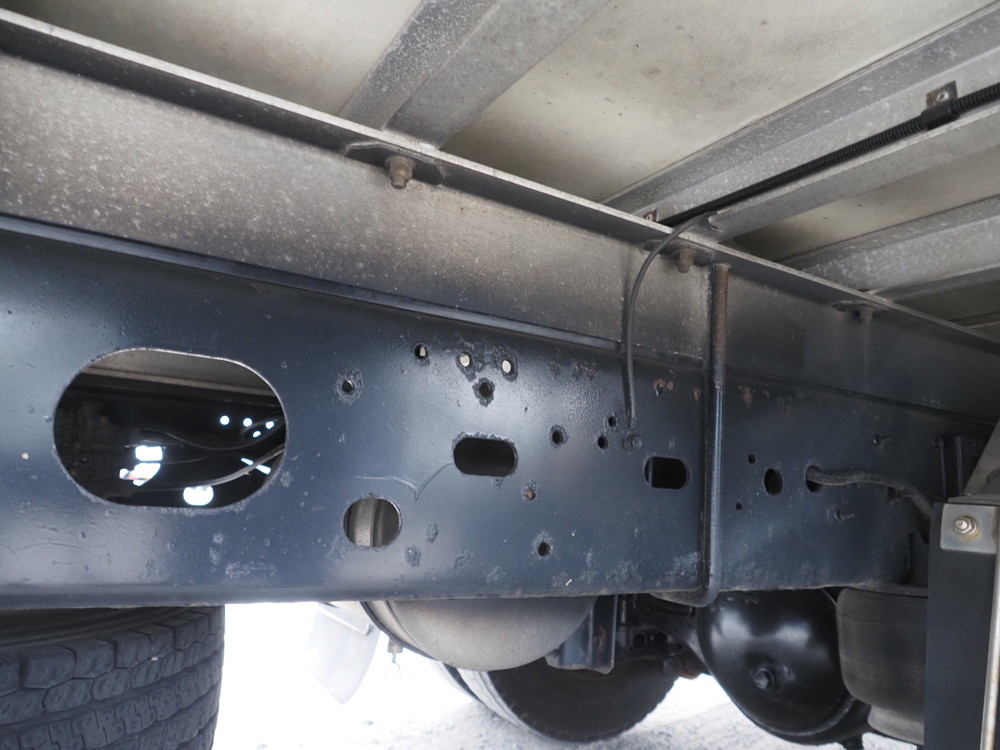 いすゞ フォワード 冷凍バン 中型 TKG-FRR90T2 年式 H26[写真31]