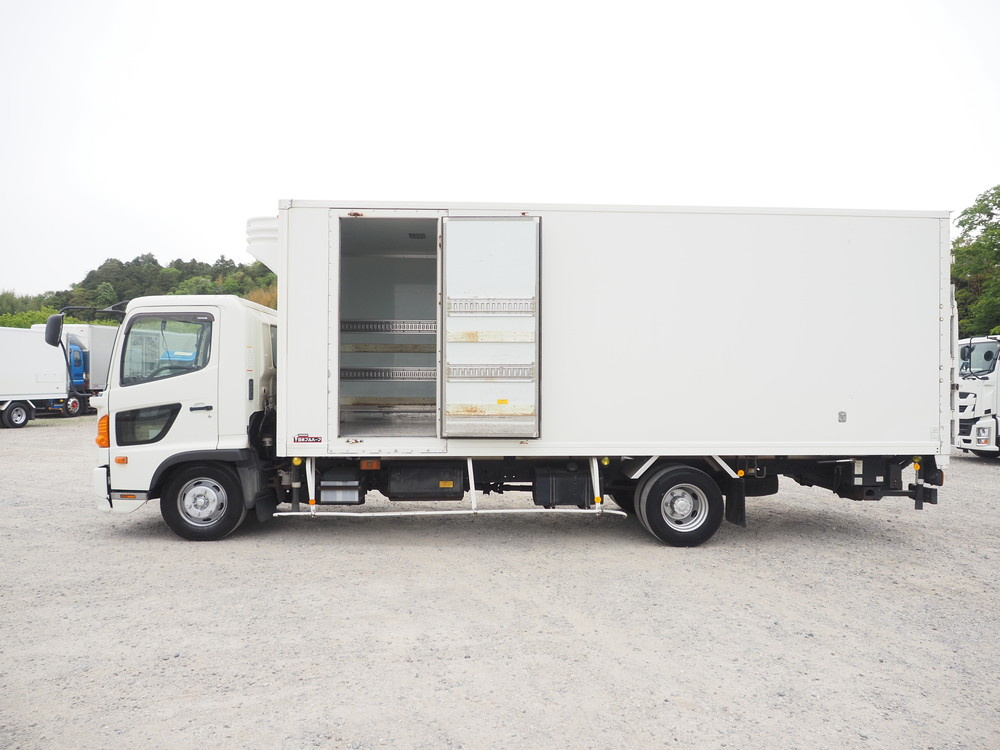 日野 レンジャープロ 冷凍バン 中型 TKG-FC7JKAA 年式 H28[写真15]
