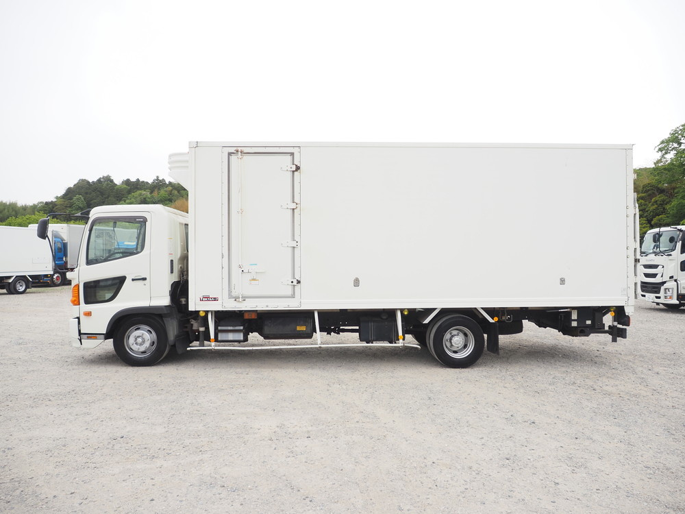 日野 レンジャープロ 冷凍バン 中型 TKG-FC7JKAA 年式 H28[写真11]