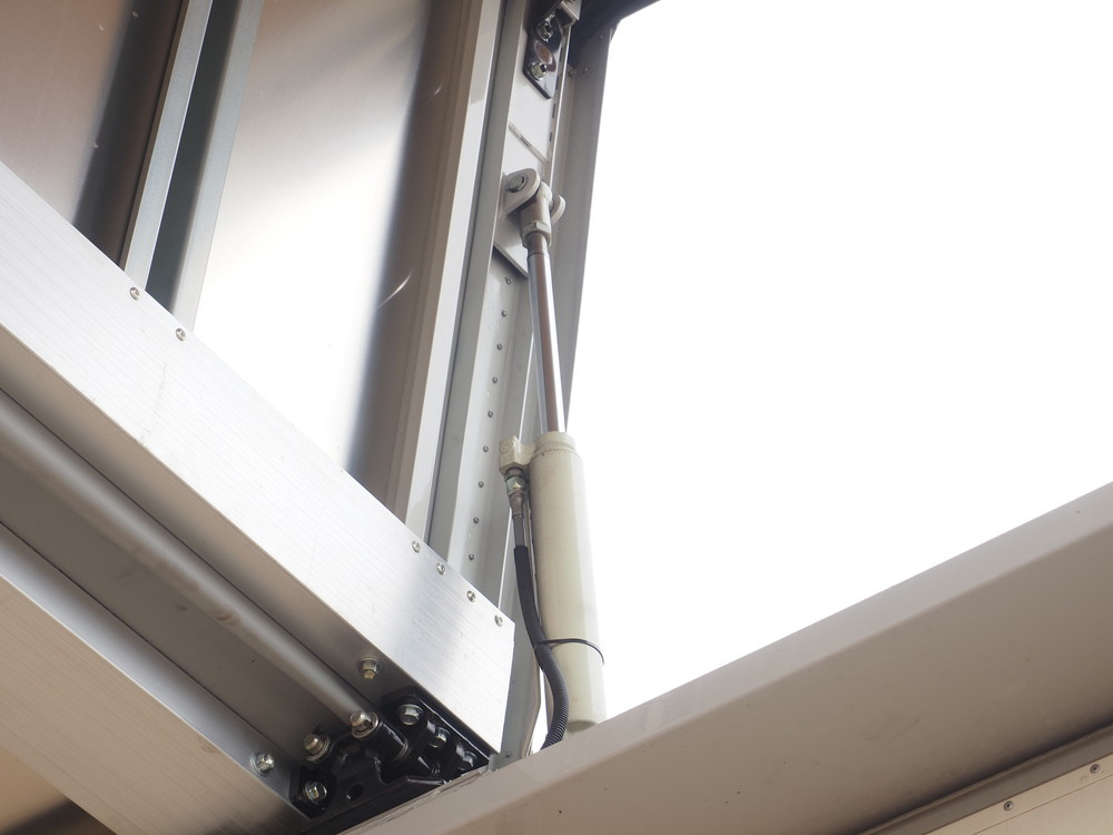 日野 プロフィア ウイング車 大型 2DG-FW1AHG 年式 R1[写真15]