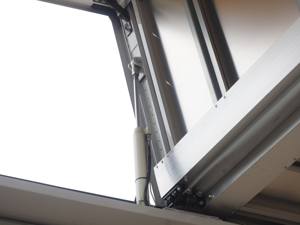 日野 プロフィア ウイング車 大型 2DG-FW1AHG 年式 R1[写真09]