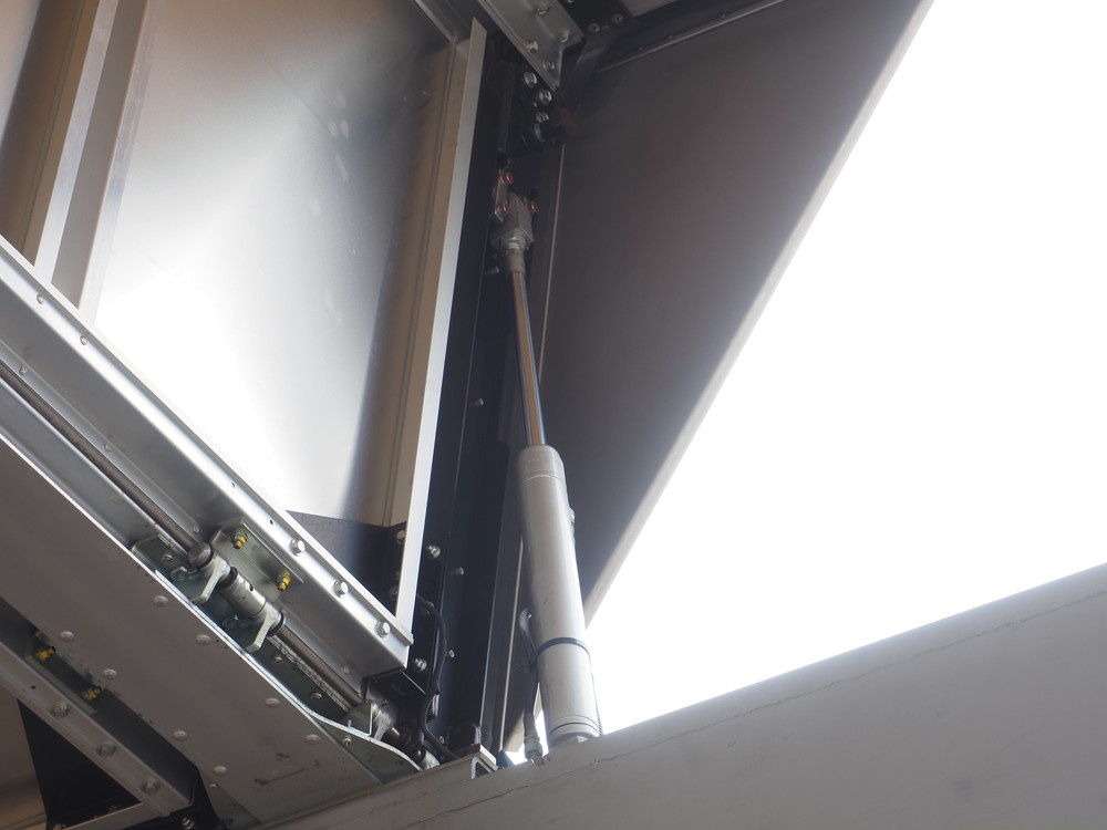 日野 プロフィア ウイング車 大型 QPG-FW1EXEG 年式 H27[写真08]