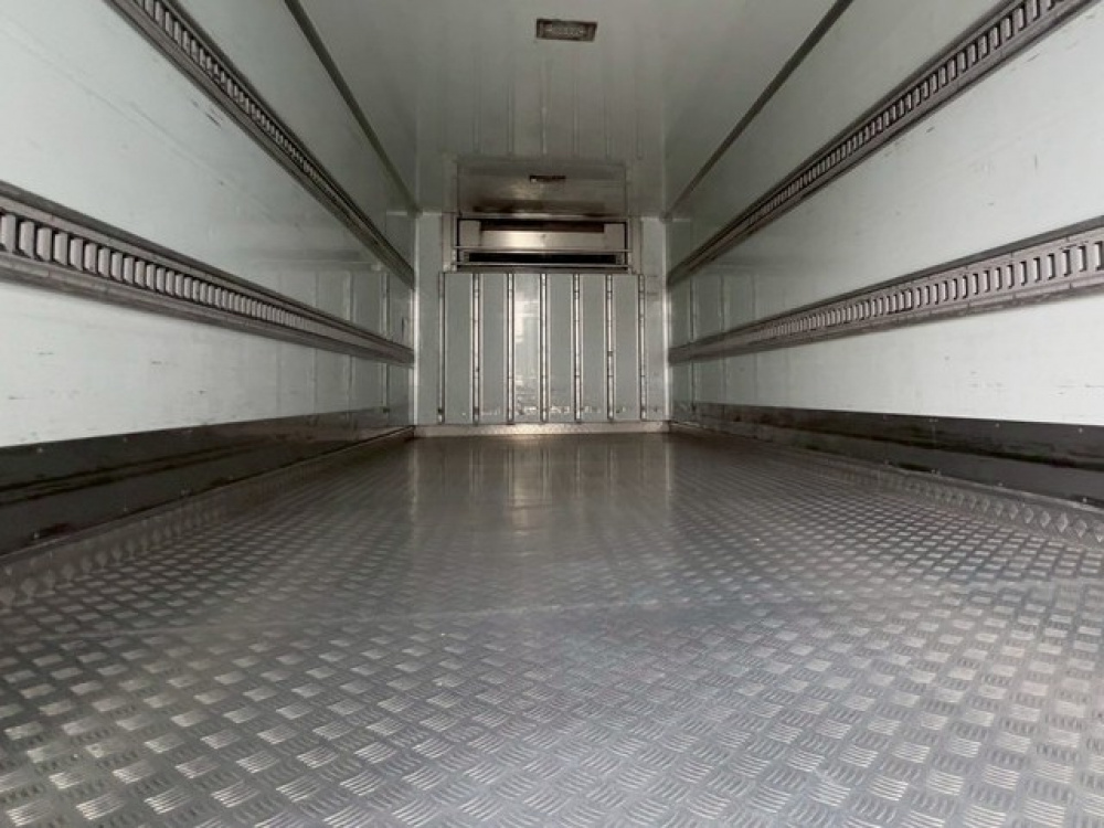 三菱ふそう  冷凍バン 中型 TKG-FK74F 年式 H29[写真03]