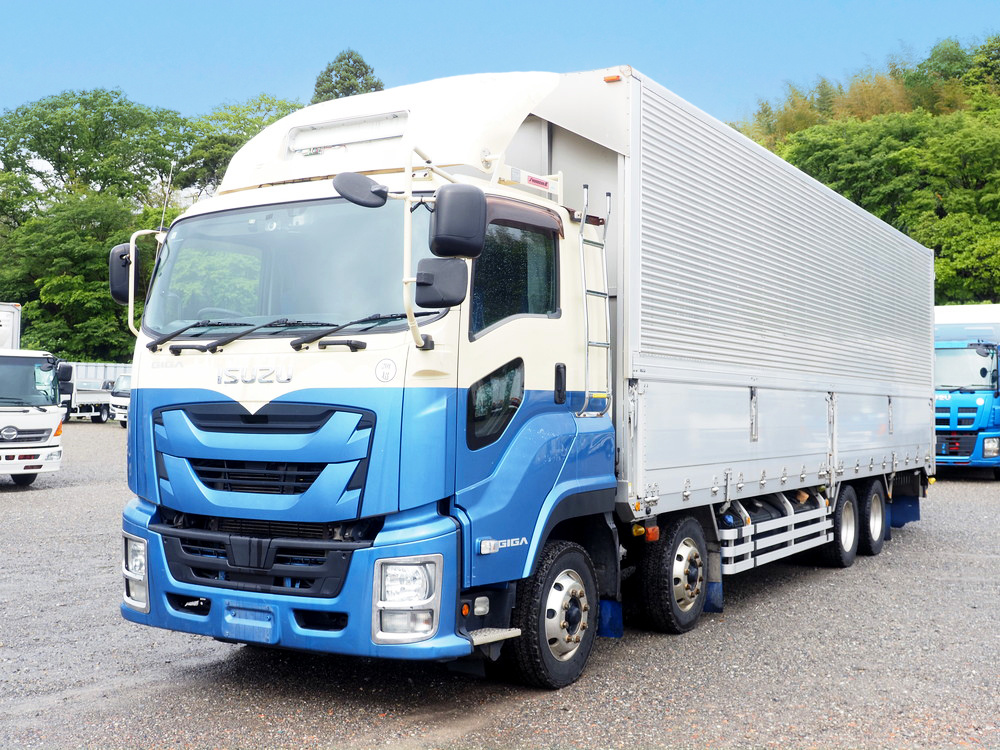 いすゞ ギガ ウイング車 大型 QKG-CYJ77B 年式 H29[写真01]