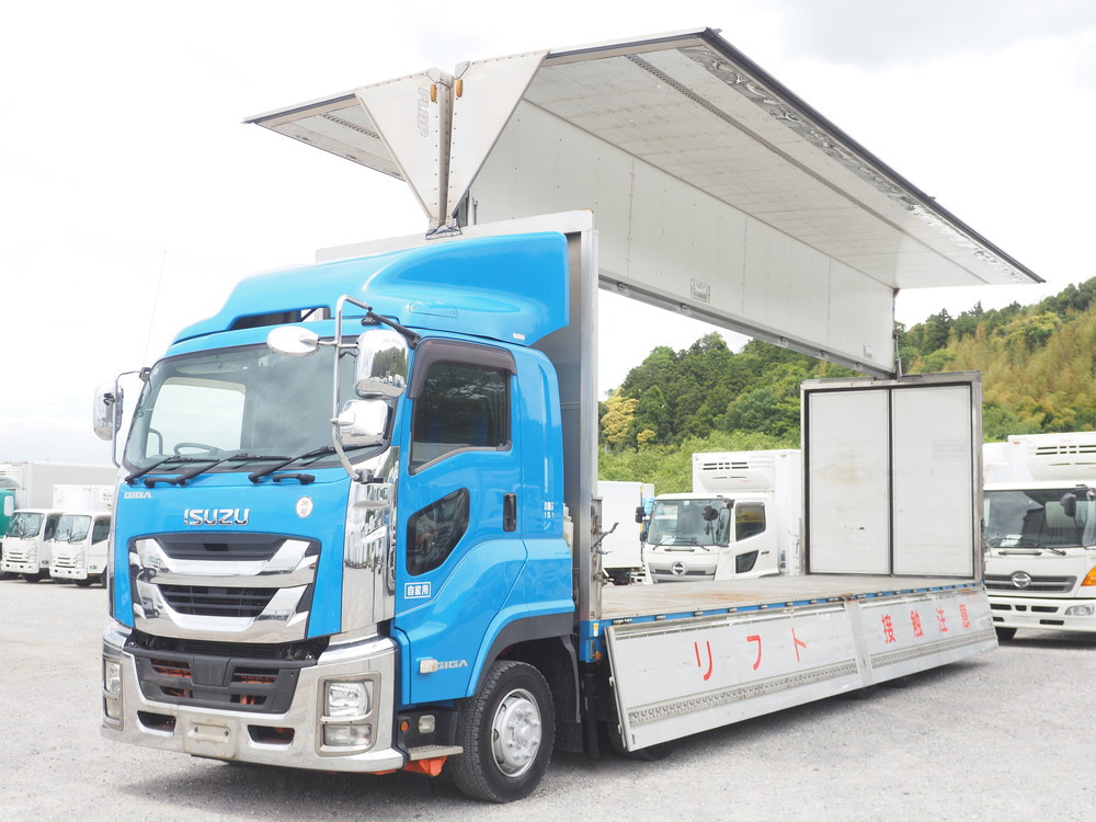 いすゞ ギガ ウイング車 大型 QPG-CYJ77B 年式 H28[写真02]