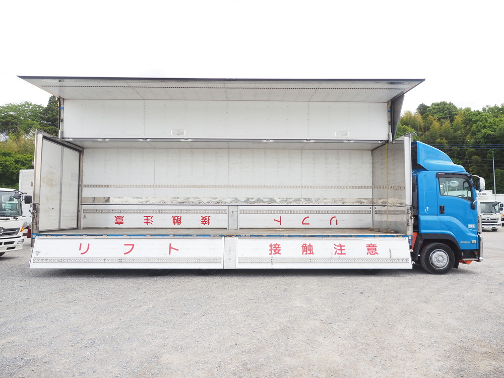 いすゞ ギガ ウイング車 大型 QPG-CYJ77B 年式 H28[写真12]