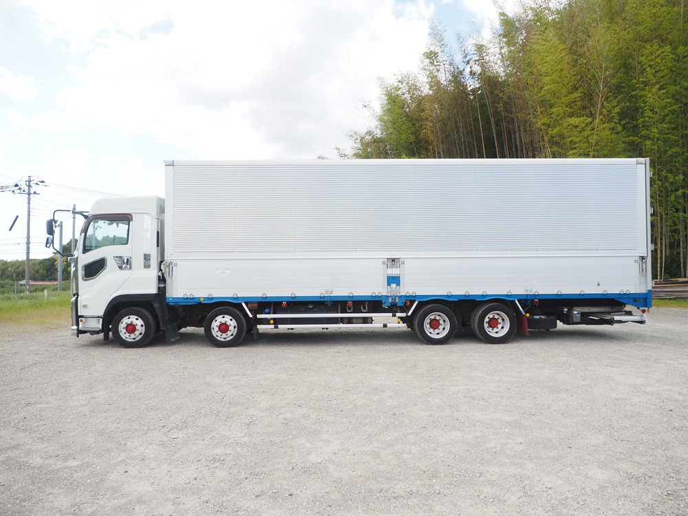 いすゞ ギガ ウイング車 大型 QKG-CYJ77B 年式 H28[写真09]