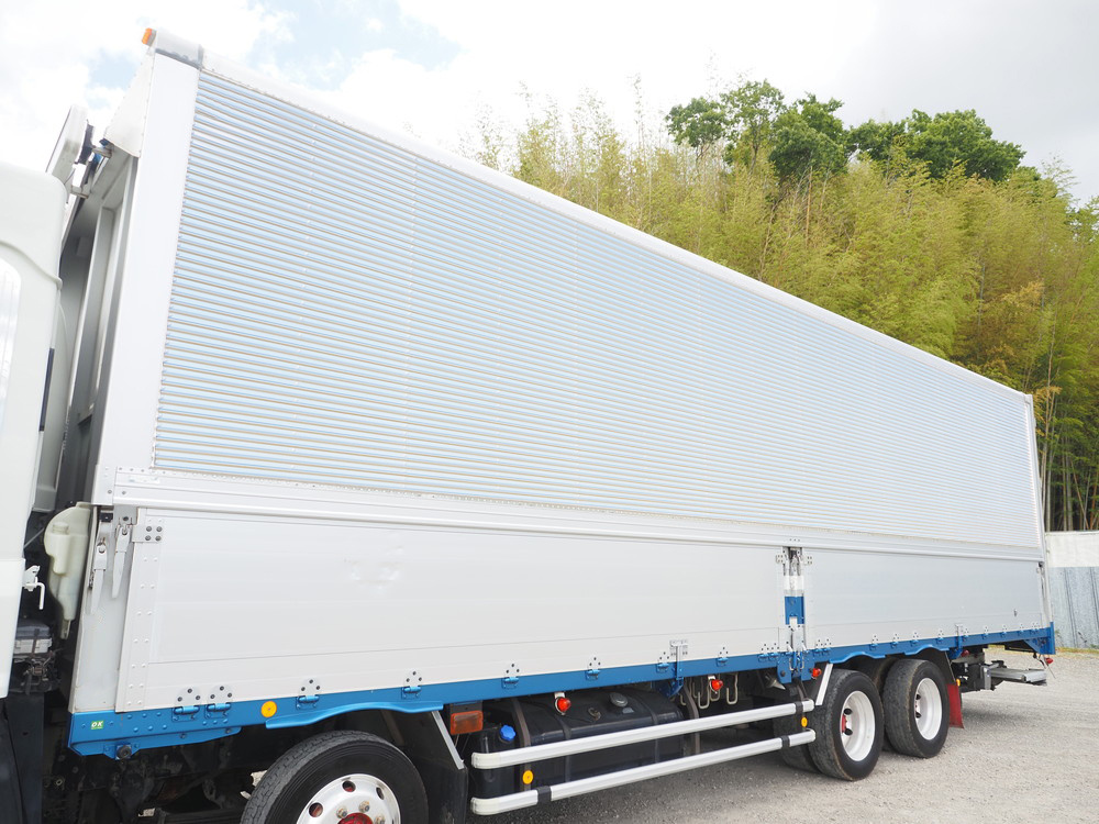 いすゞ ギガ ウイング車 大型 QKG-CYJ77B 年式 H28[写真10]