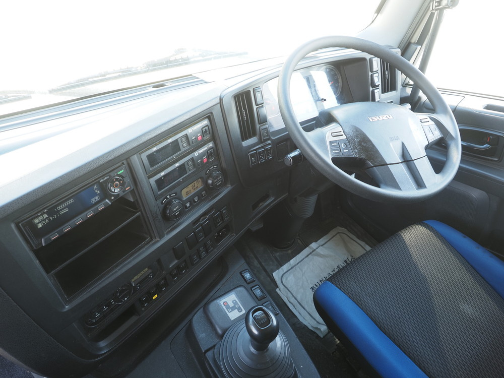 いすゞ ギガ 冷凍バン 大型 QKG-CYL77B 年式 H29[写真25]