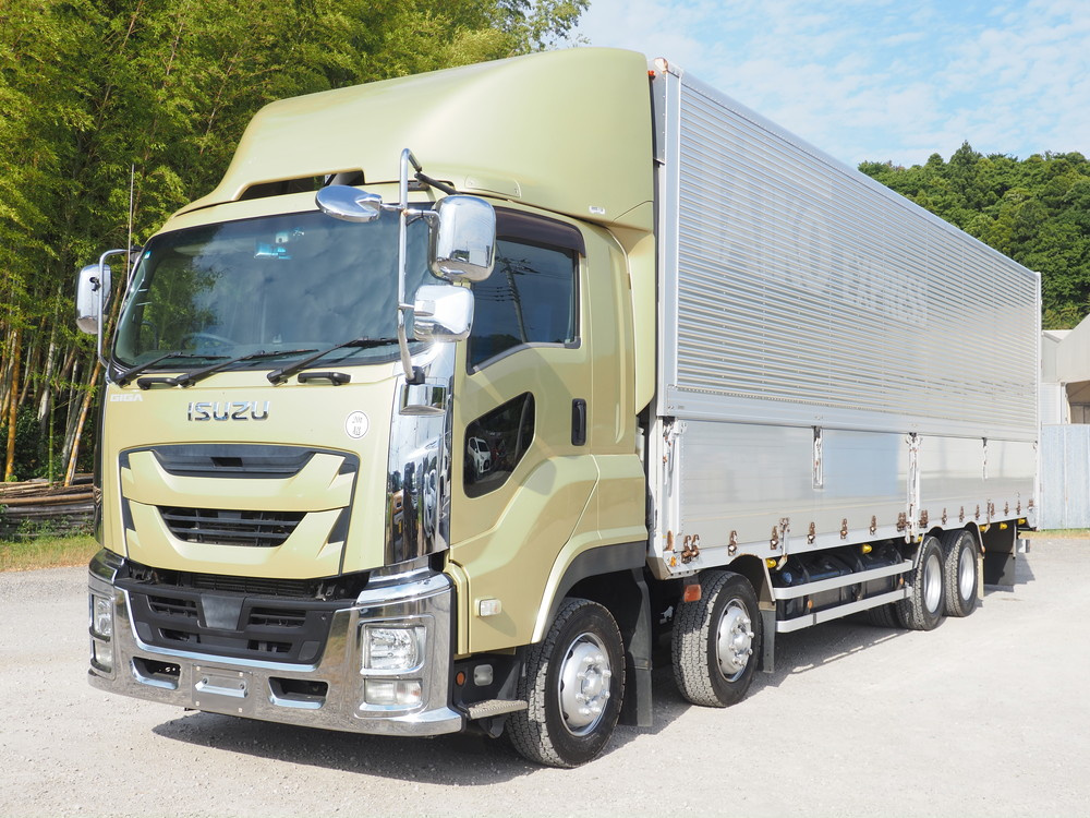 いすゞ ギガ ウイング車 大型 QPG-CYJ77B 年式 H29[写真01]