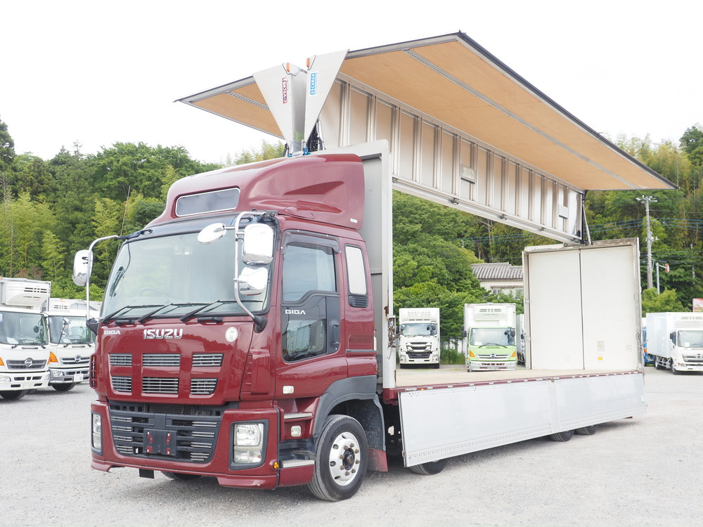 いすゞ ギガ ウイング車 大型 QKG-CYJ77A 年式 H27[写真02]