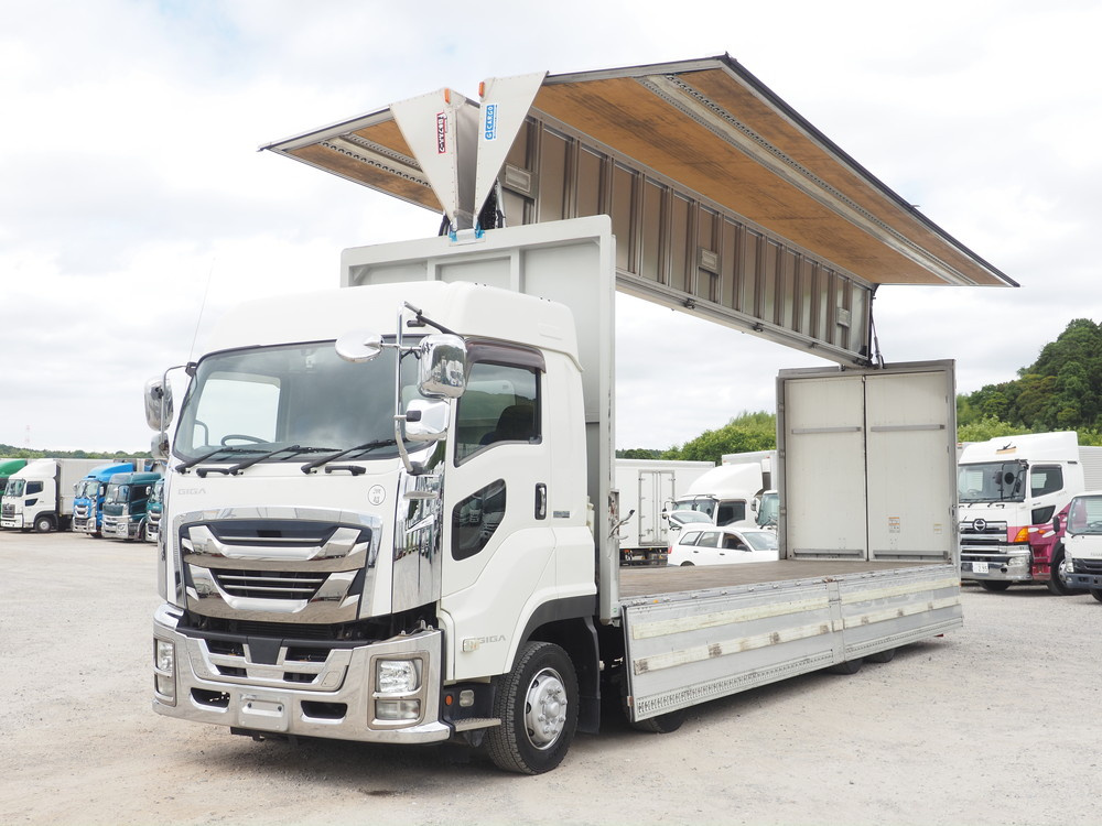 いすゞ ギガ ウイング車 大型 QKG-CYJ77B 年式 H29[写真02]