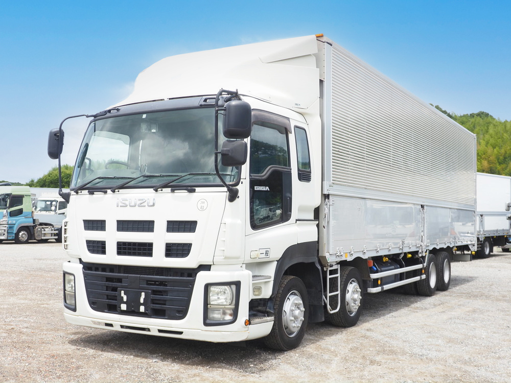 いすゞ ギガ ウイング車 大型 QKG-CYJ77A 年式 H24[写真01]