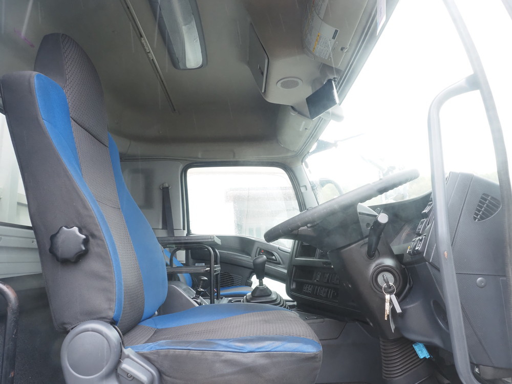 いすゞ ギガ ウイング車 大型 QKG-CYJ77B 年式 H29[写真32]