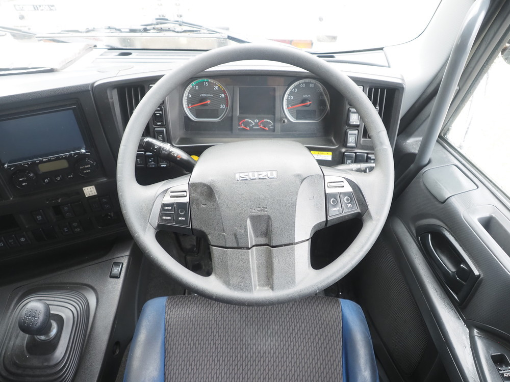 いすゞ ギガ ウイング車 大型 QKG-CYJ77B 年式 H29[写真33]