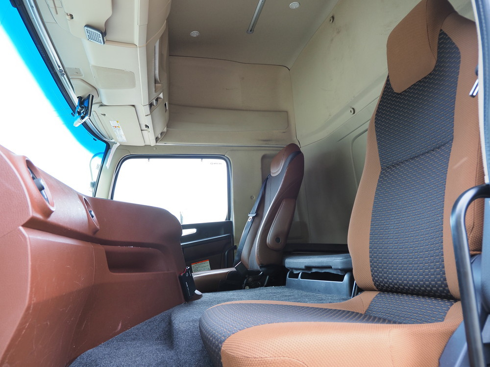 日野 プロフィア ウイング車 大型 2DG-FW1AHG 年式 H30[写真34]