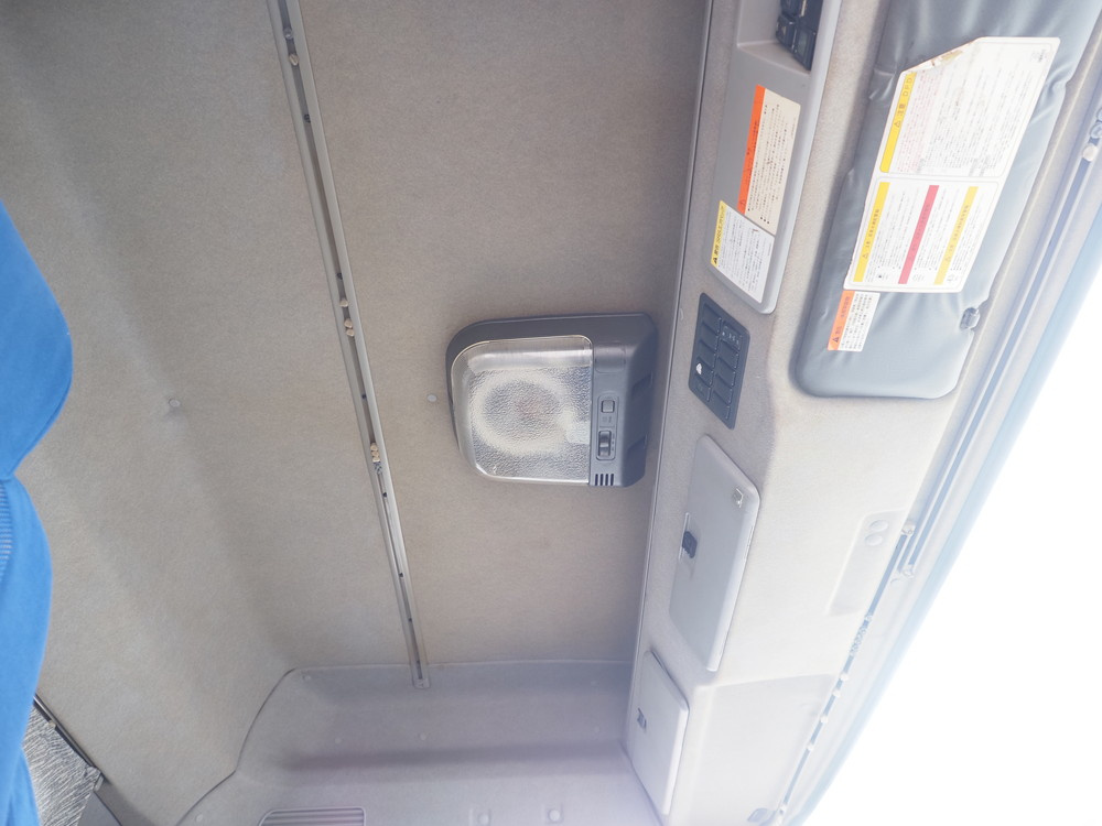いすゞ ギガ トラクタ 大型 QKG-EXD52AE 年式 H27[写真23]