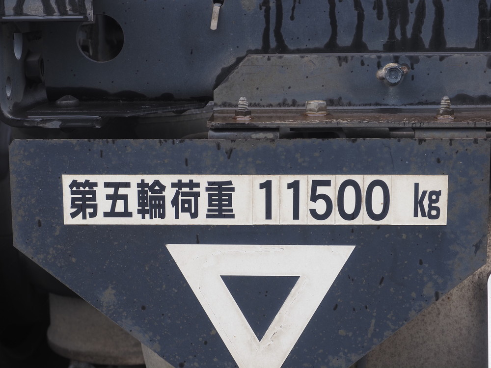 いすゞ ギガ トラクタ 大型 QKG-EXD52AE 年式 H27[写真18]