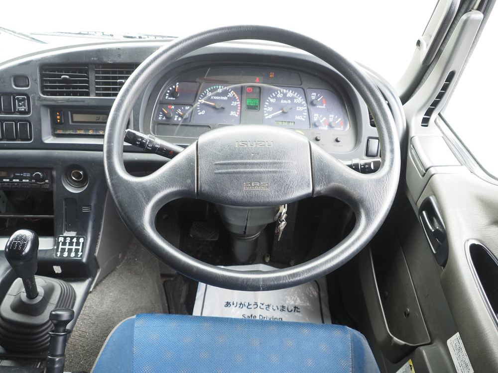 いすゞ ギガ トラクタ 大型 QKG-EXD52AE 年式 H27[写真19]