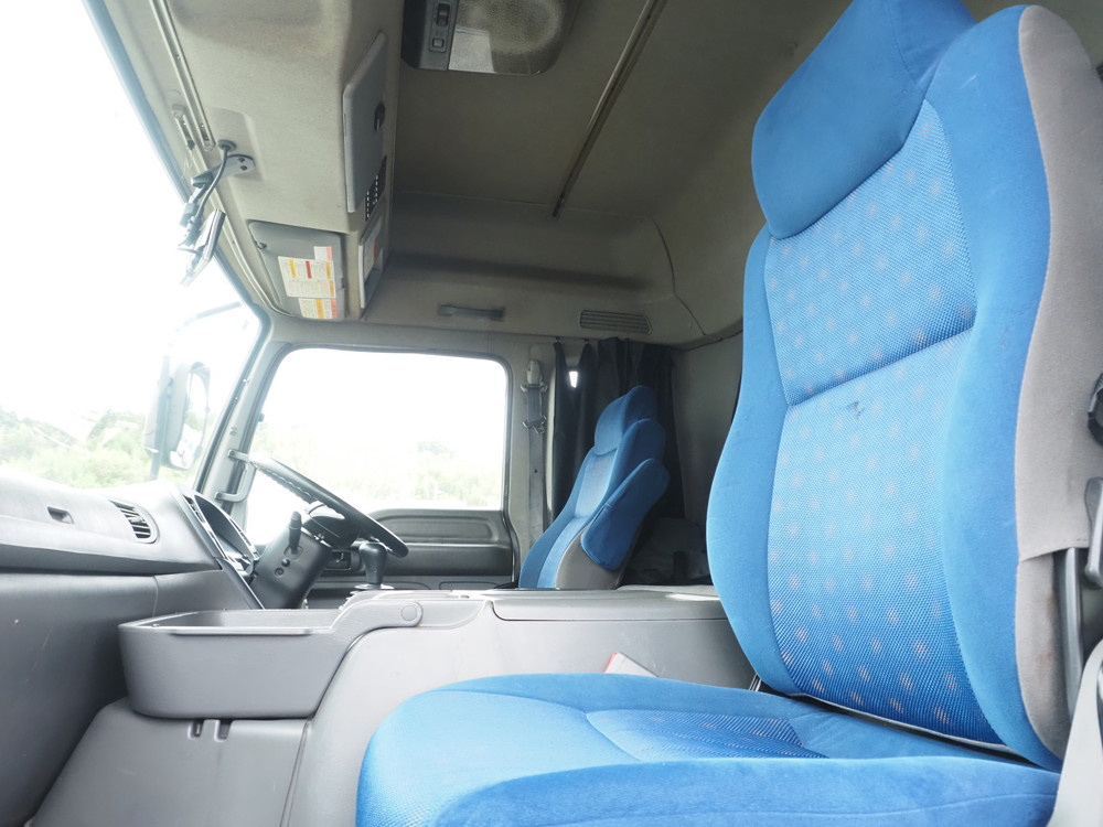 いすゞ ギガ ウイング車 大型 QKG-CYJ77A 年式 H28[写真28]