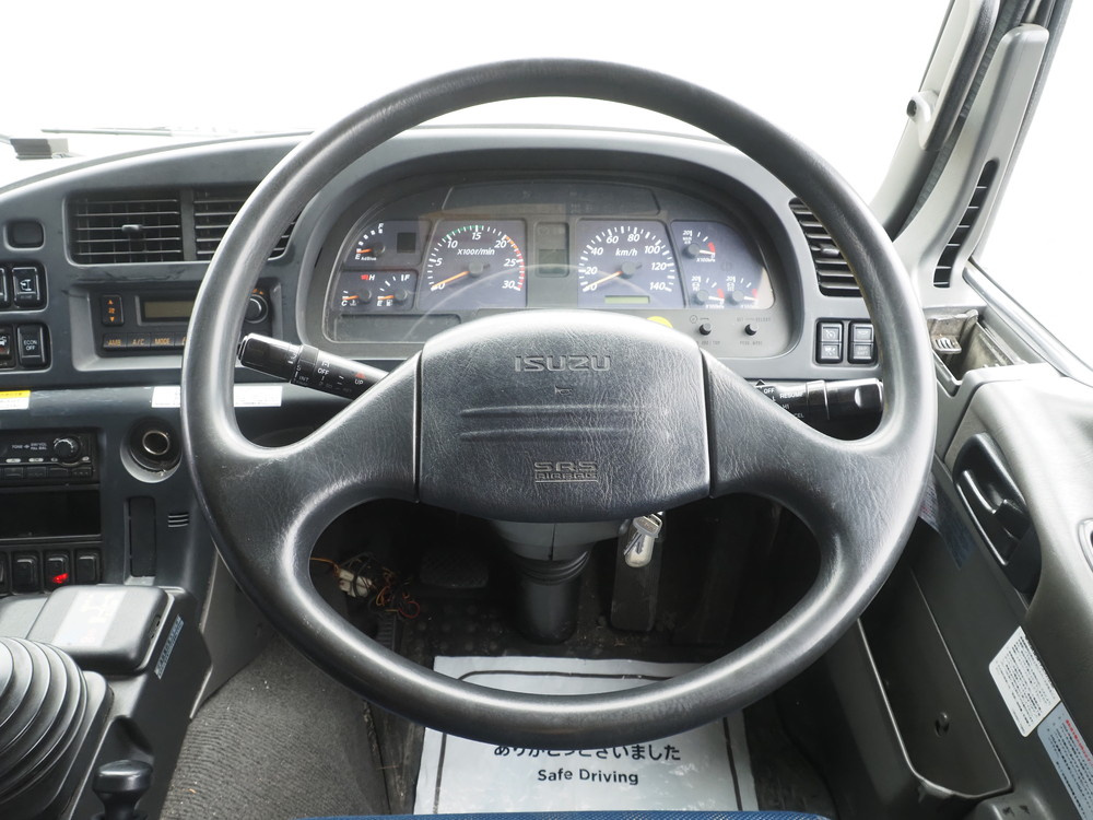 いすゞ ギガ ウイング車 大型 QKG-CYJ77A 年式 H28[写真24]