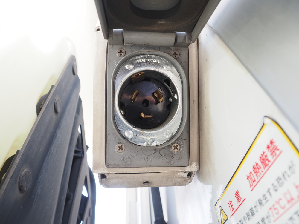 いすゞ ギガ 冷凍バン 大型 QKG-CYJ77BA 年式 H28[写真16]