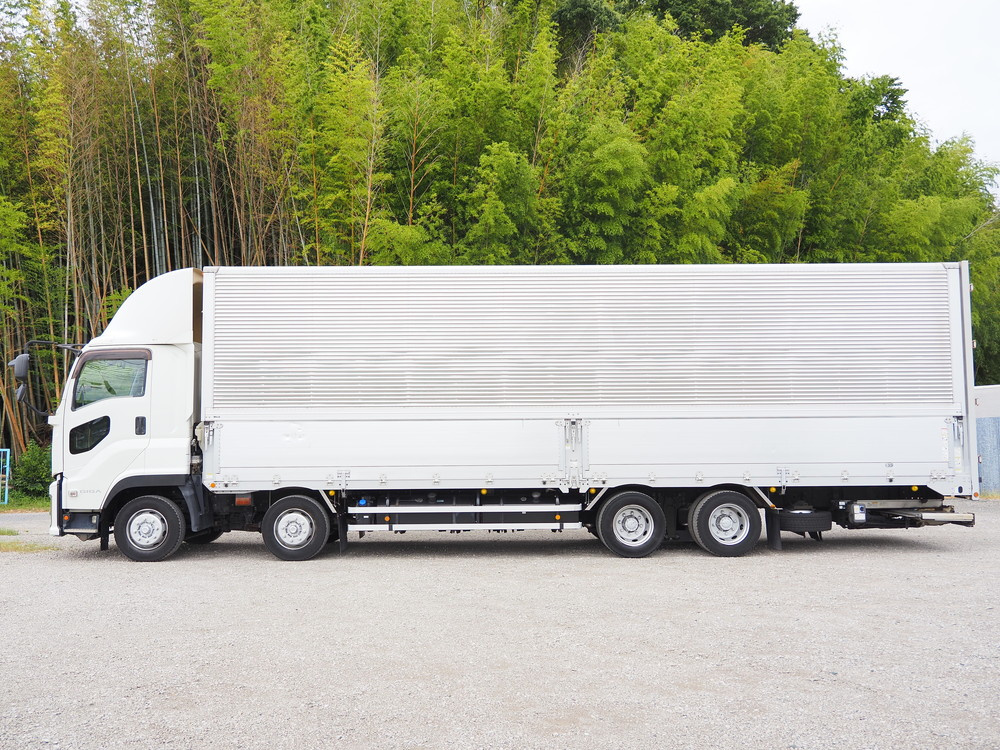 いすゞ ギガ ウイング車 大型 QKG-CYJ77B 年式 H28[写真12]