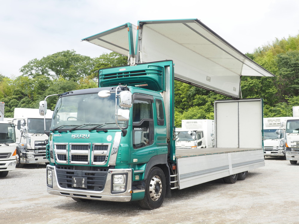 いすゞ ギガ 冷凍ウイング 大型 QKG-CYL77A 年式 H27[写真02]