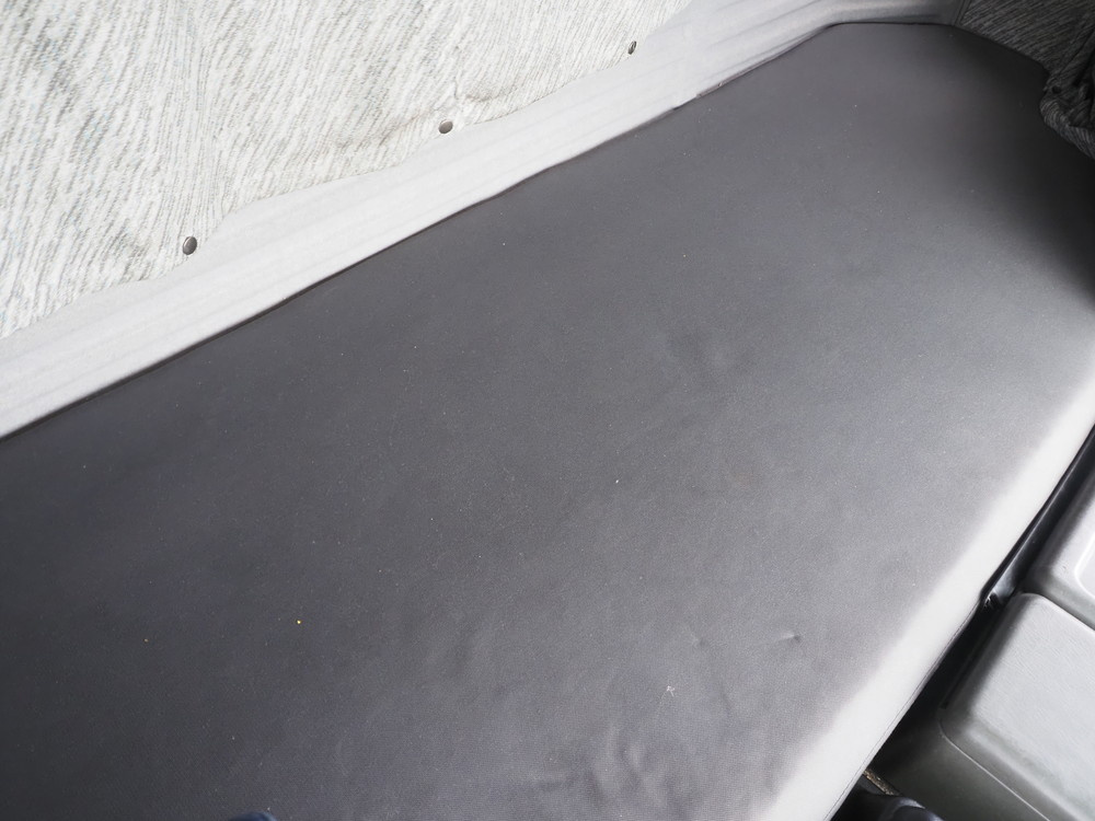 いすゞ ギガ 冷凍ウイング 大型 QKG-CYL77A 年式 H27[写真31]