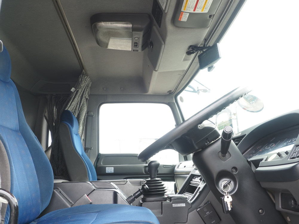 いすゞ ギガ 冷凍ウイング 大型 QKG-CYL77A 年式 H27[写真26]