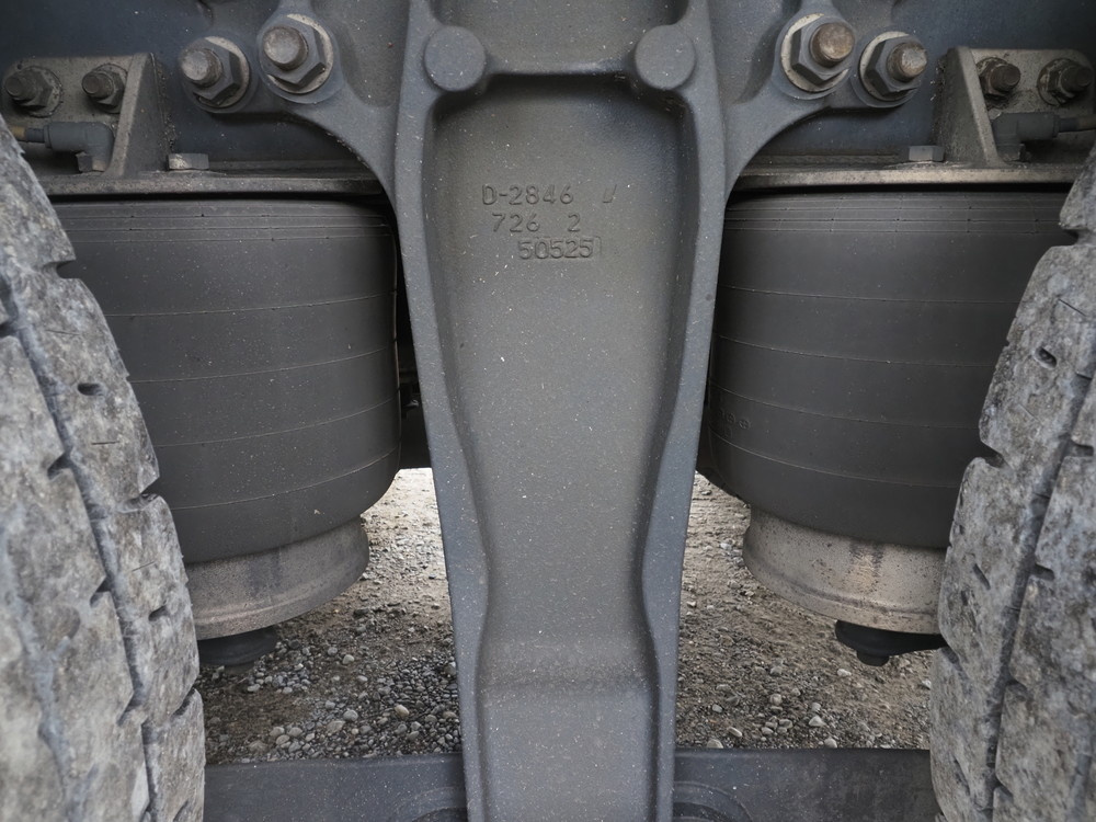 いすゞ ギガ 冷凍ウイング 大型 QKG-CYL77A 年式 H27[写真36]