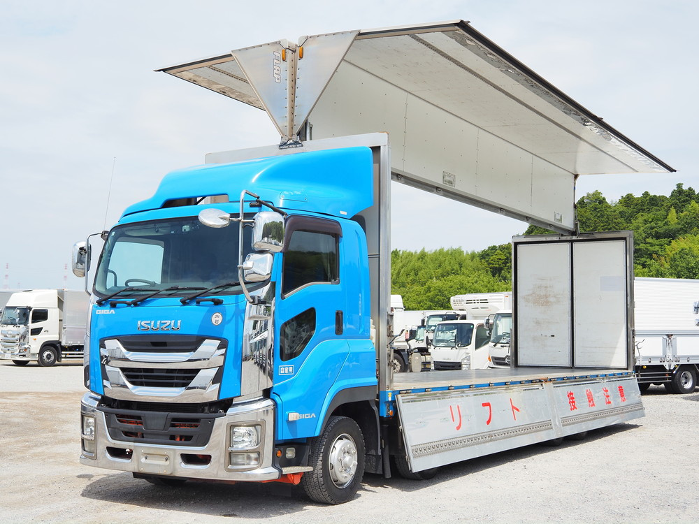 いすゞ ギガ ウイング車 大型 QPG-CYJ77B 年式 H28[写真02]