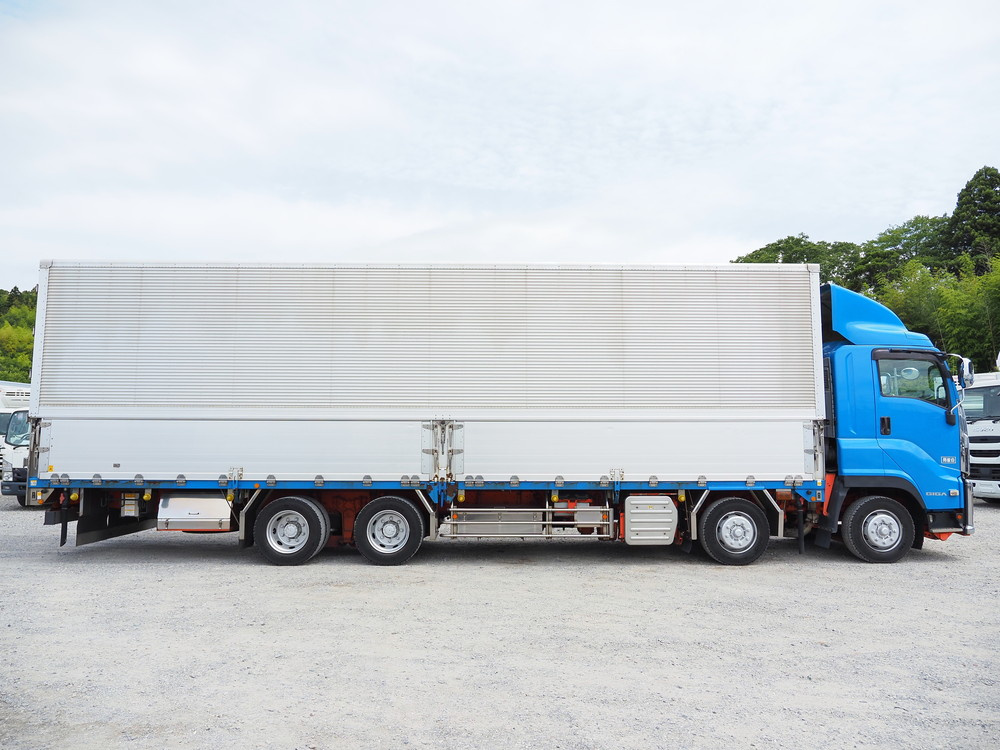 いすゞ ギガ ウイング車 大型 QPG-CYJ77B 年式 H28[写真10]