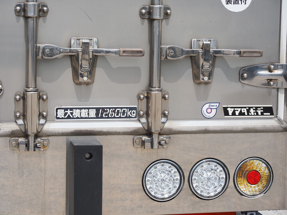 いすゞ ギガ ウイング車 大型 QPG-CYJ77B 年式 H28[写真31]