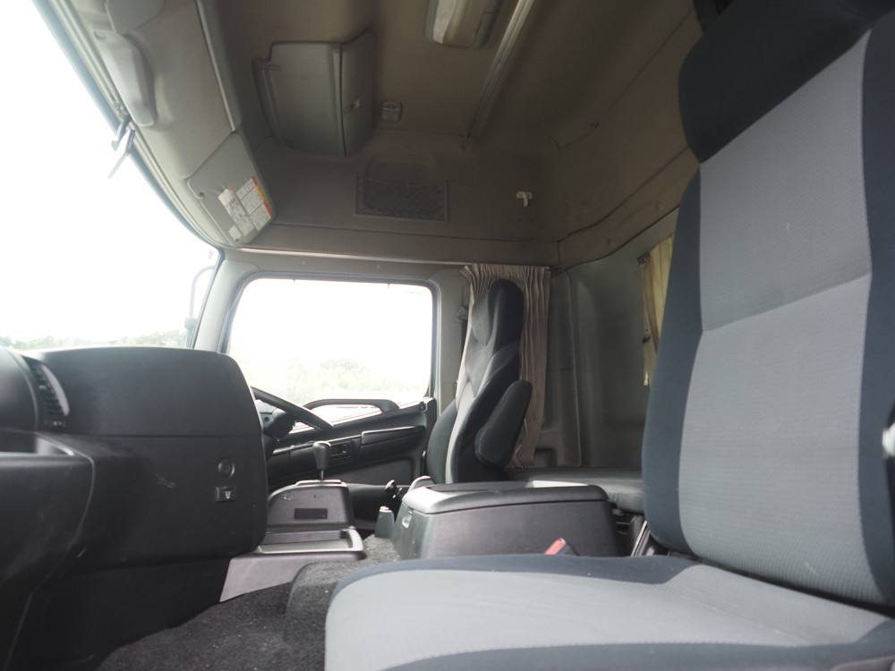 日野 プロフィア トラクタ 大型 QPG-SH1EDDG 年式 H26[写真22]
