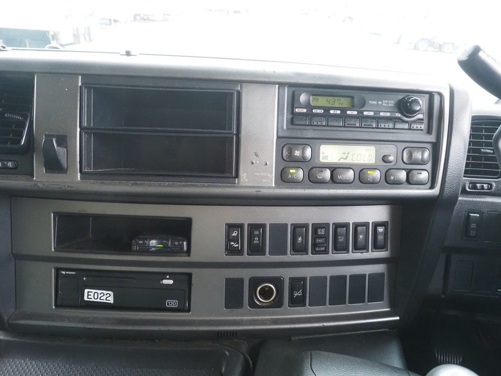 日野 プロフィア トラクタ 大型 QPG-SH1EDDG 年式 H26[写真20]