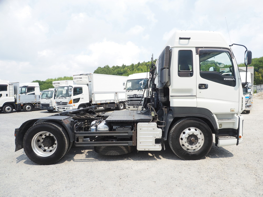 いすゞ ギガ トラクタ 大型 QKG-EXD52AE 年式 H27[写真07]